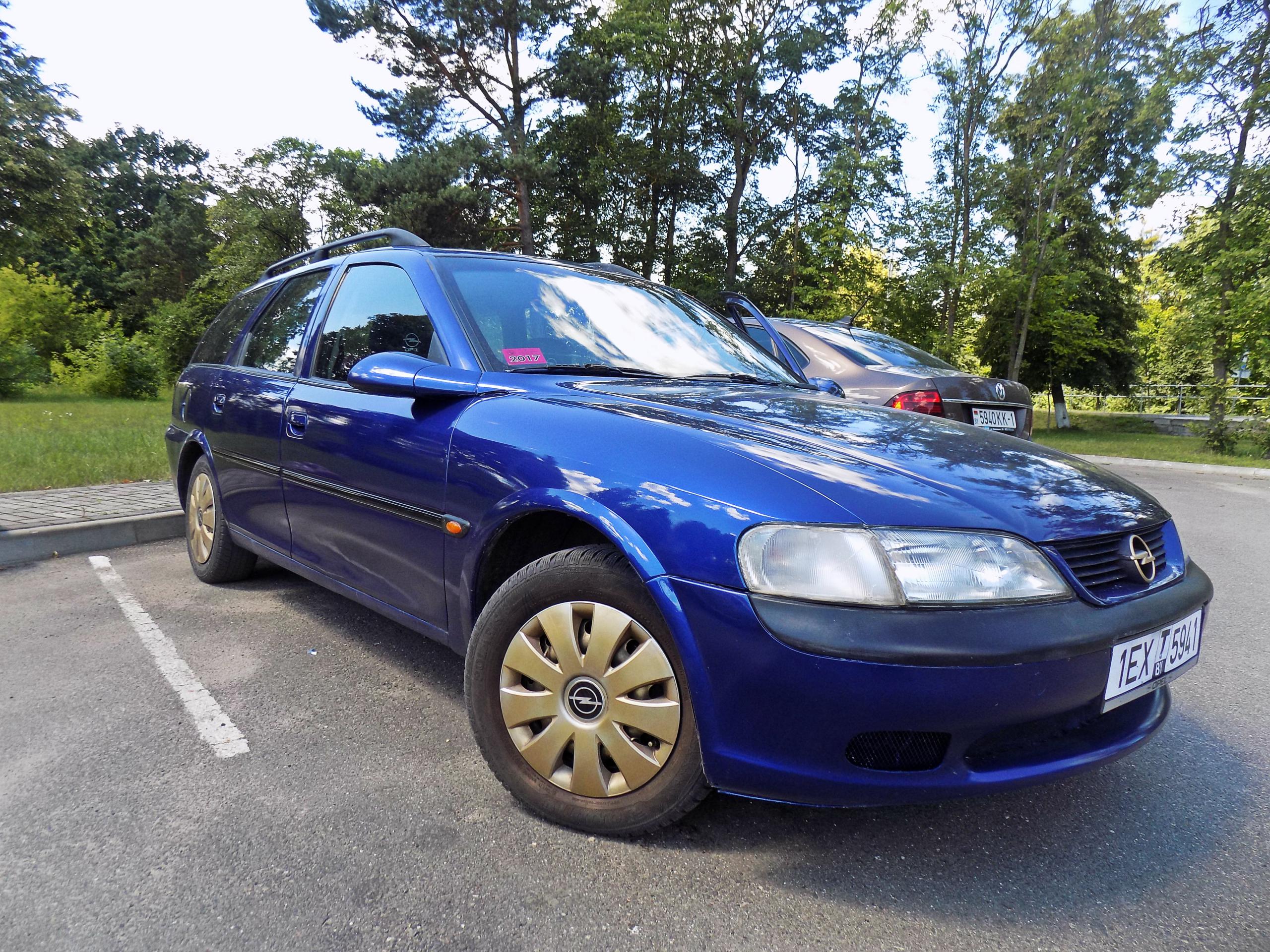 Опель вектра б беларусь. Opel Vectra b 1998 краска синяя. Цвет машины синий металлик Опель Вектра 1998.
